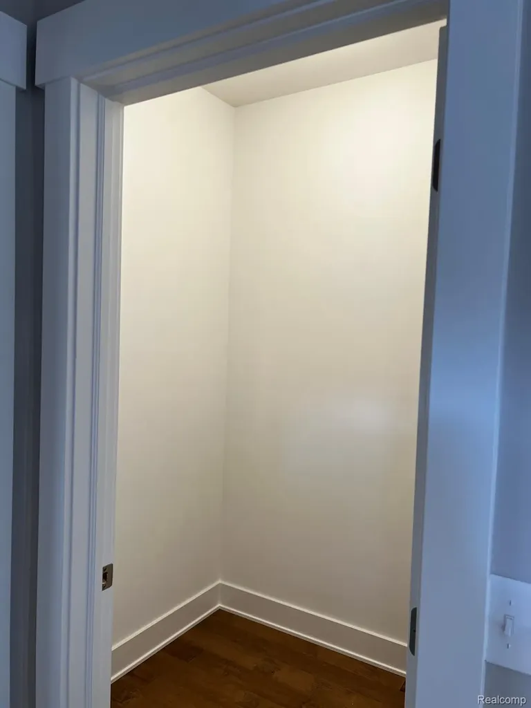 3657 Kinsley Boulevard Superior Charter Township MI 48105