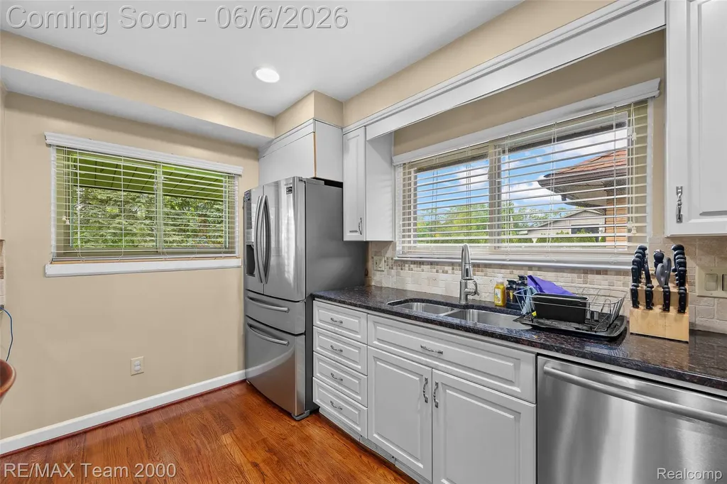 111 Brentwood Drive Dearborn City MI 48124