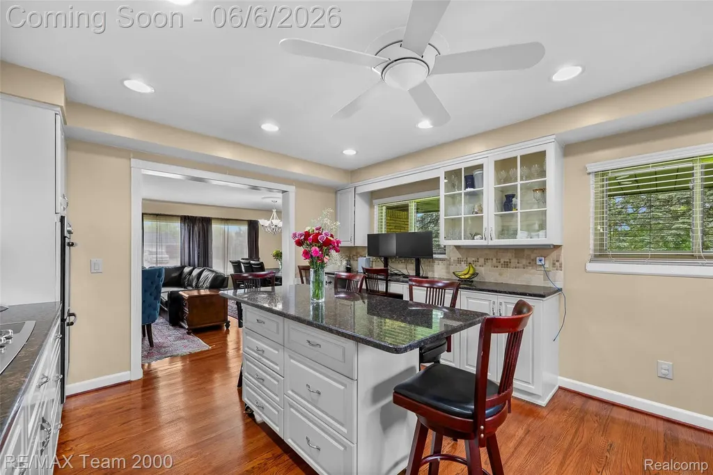 111 Brentwood Drive Dearborn City MI 48124