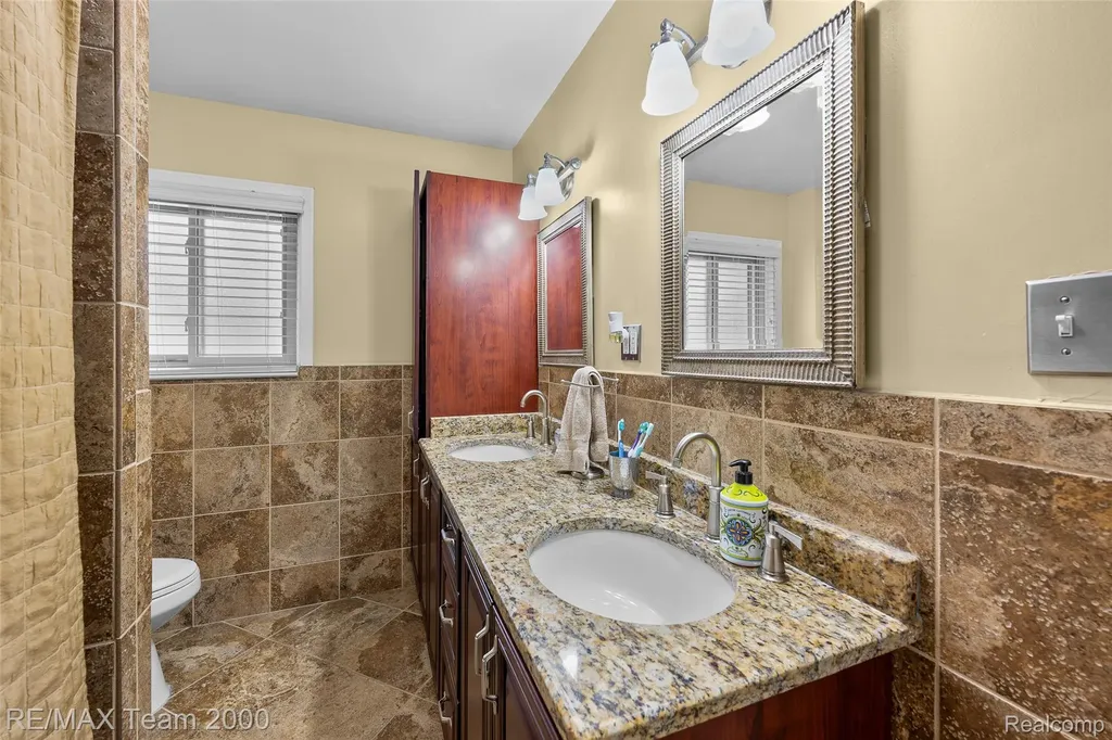 111 Brentwood Drive Dearborn City MI 48124