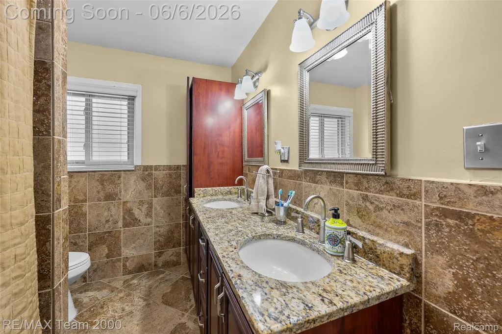 111 Brentwood Drive Dearborn City MI 48124