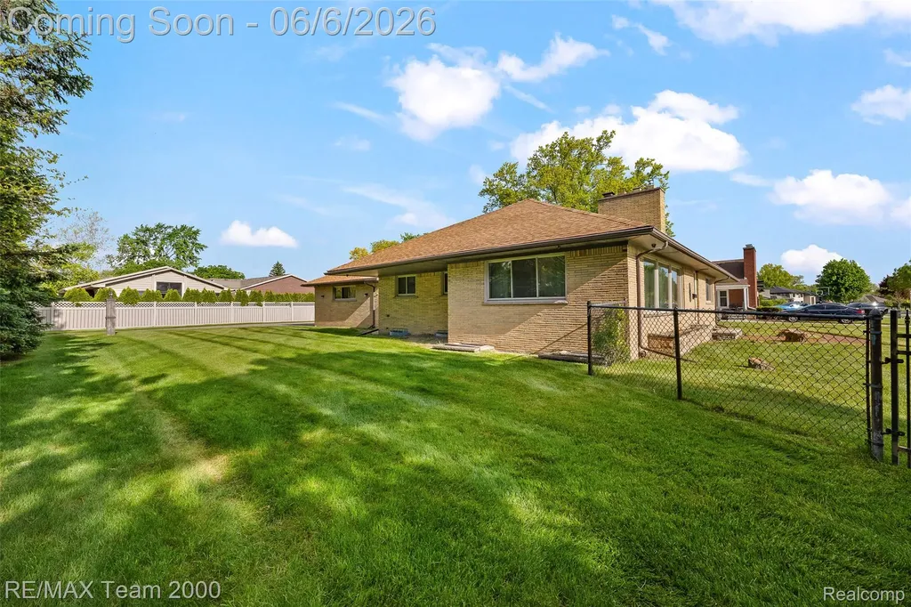 111 Brentwood Drive Dearborn City MI 48124