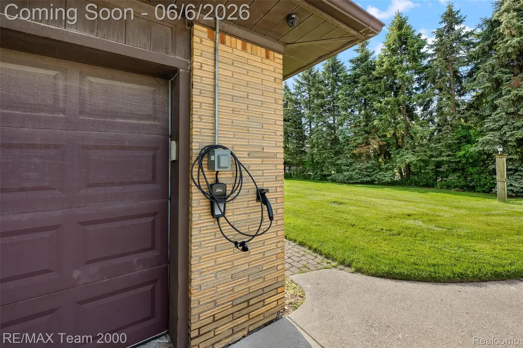 111 Brentwood Drive Dearborn City MI 48124