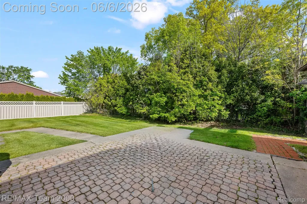111 Brentwood Drive Dearborn City MI 48124