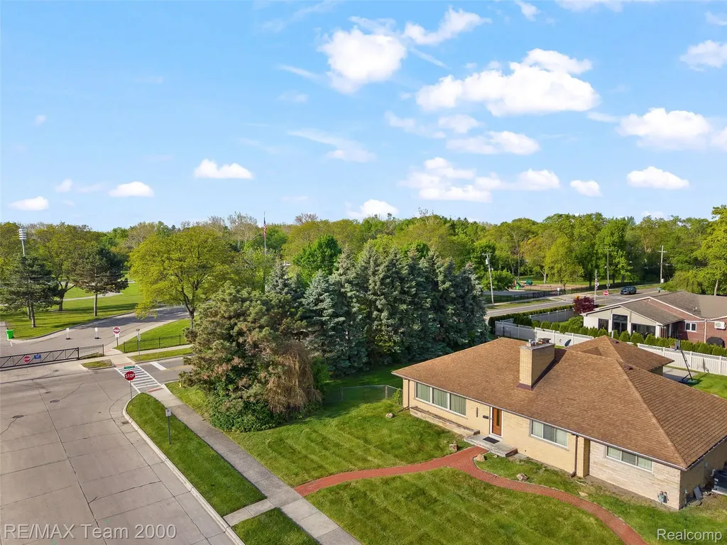 111 Brentwood Drive Dearborn City MI 48124
