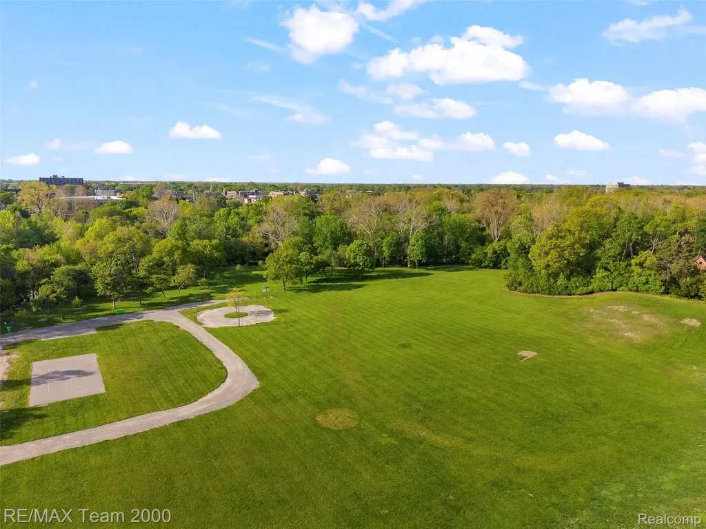 111 Brentwood Drive Dearborn City MI 48124