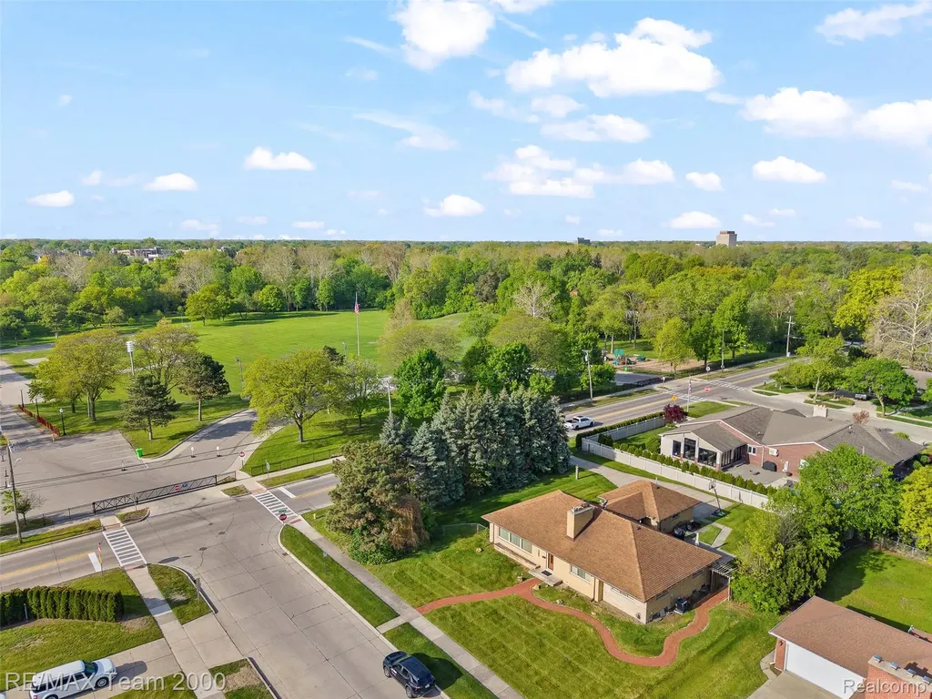 111 Brentwood Drive Dearborn City MI 48124