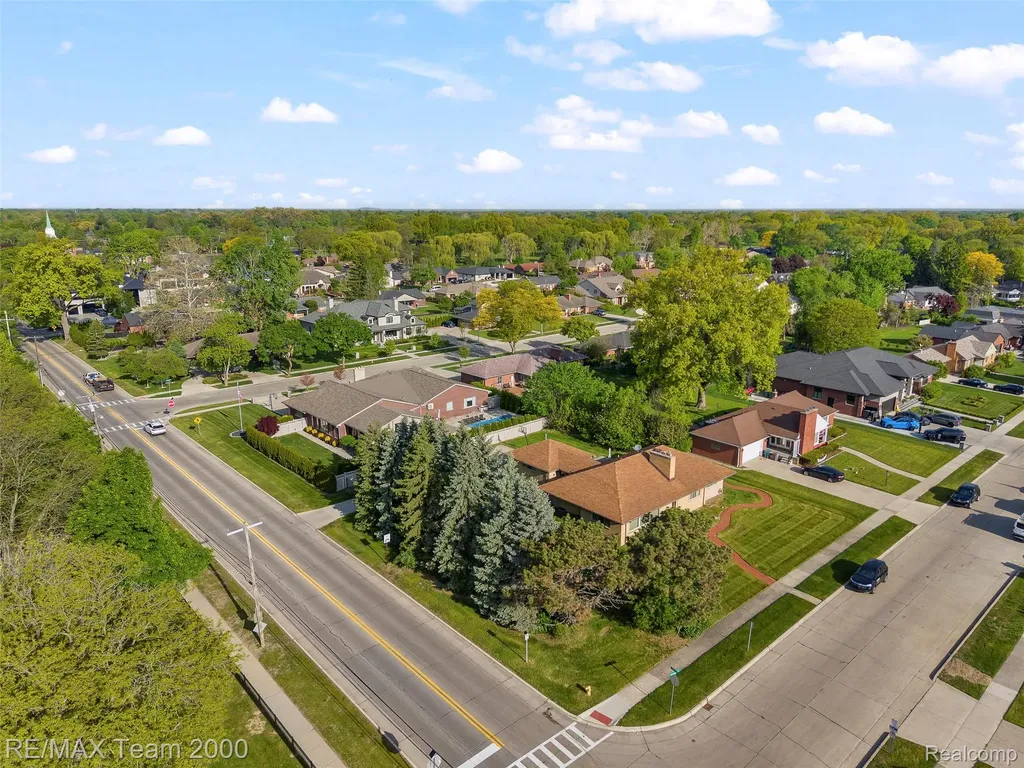 111 Brentwood Drive Dearborn City MI 48124