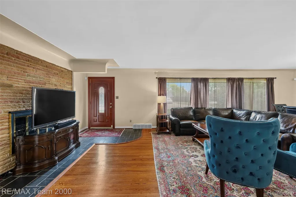 111 Brentwood Drive Dearborn City MI 48124