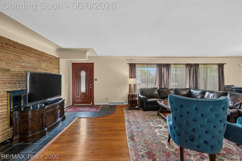 111 Brentwood Drive Dearborn City MI 48124