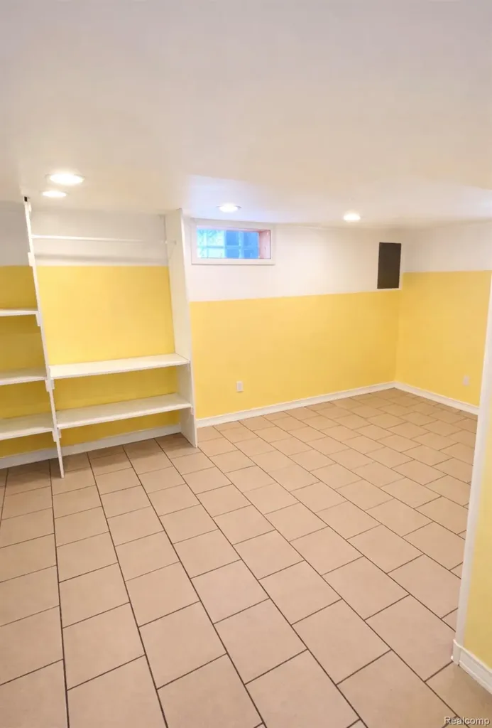 1282 Applewood Avenue Lincoln Park City MI 48146