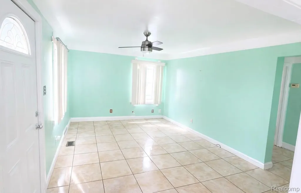 1282 Applewood Avenue Lincoln Park City MI 48146