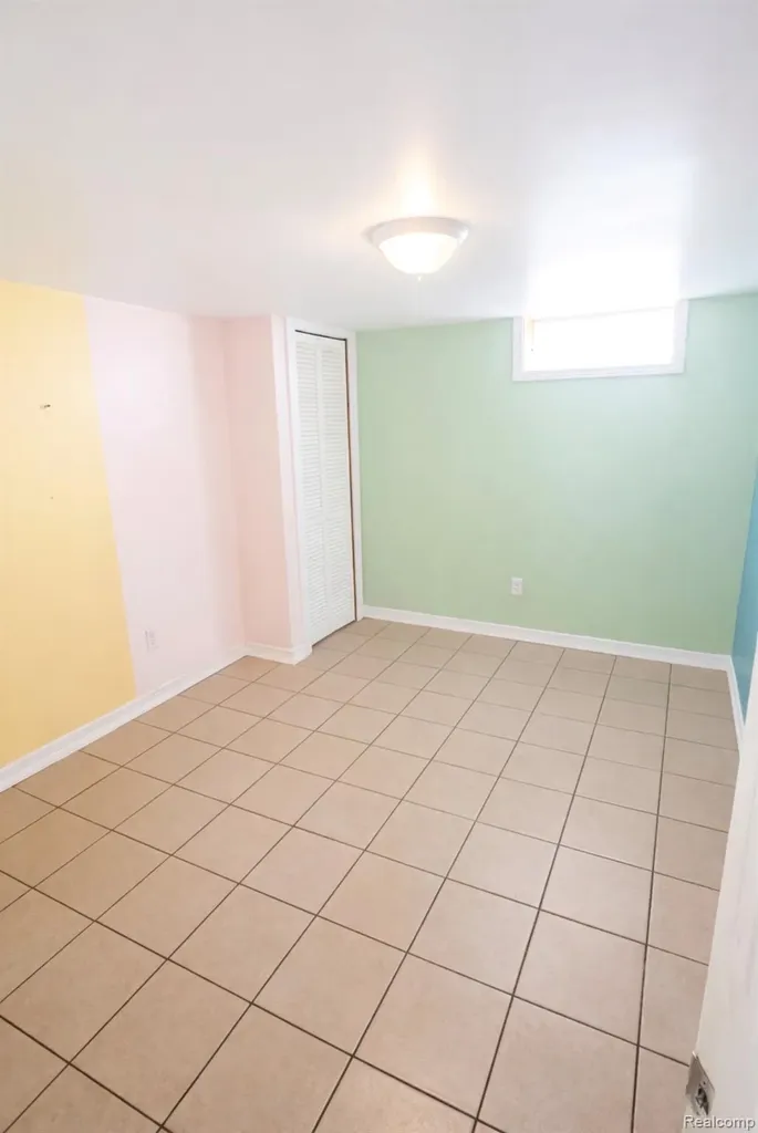 1282 Applewood Avenue Lincoln Park City MI 48146