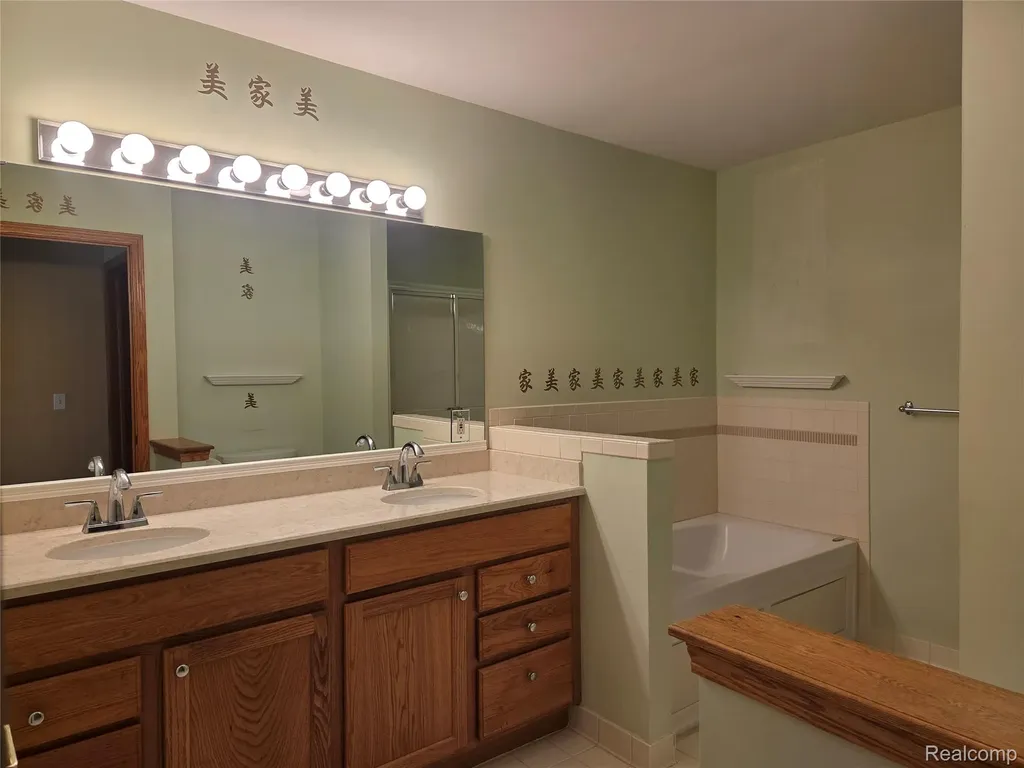 6102 Doveplum Drive Brighton City MI 48116