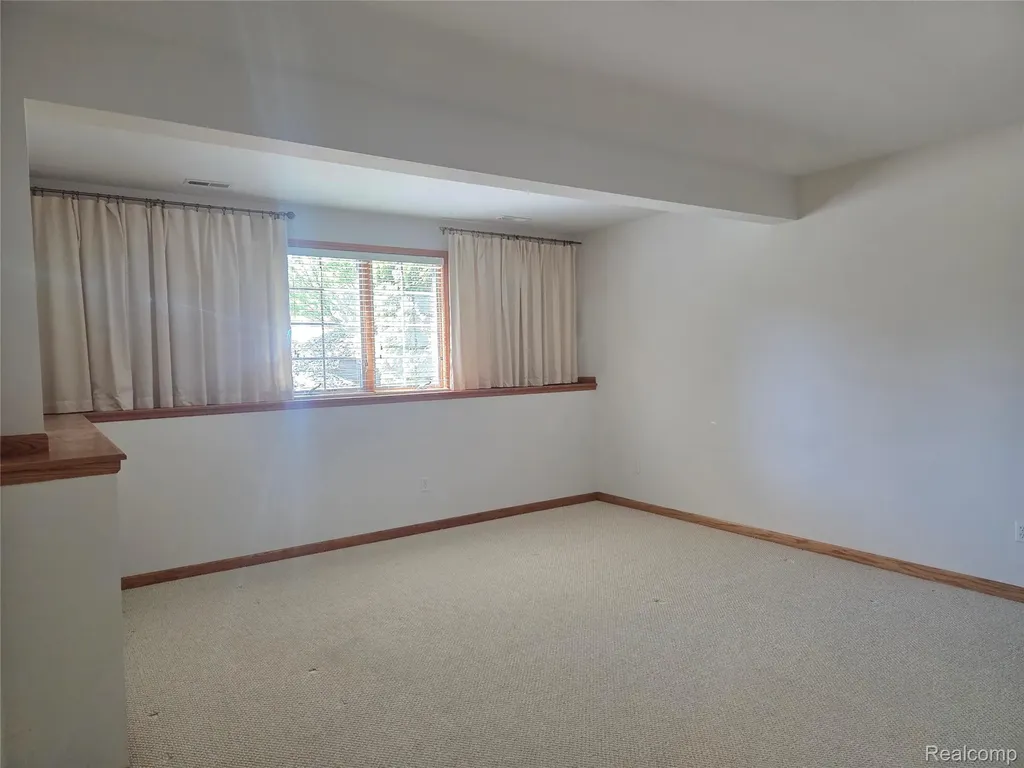 6102 Doveplum Drive Brighton City MI 48116