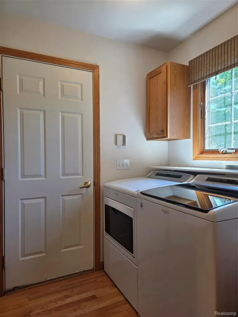 6102 Doveplum Drive Brighton City MI 48116