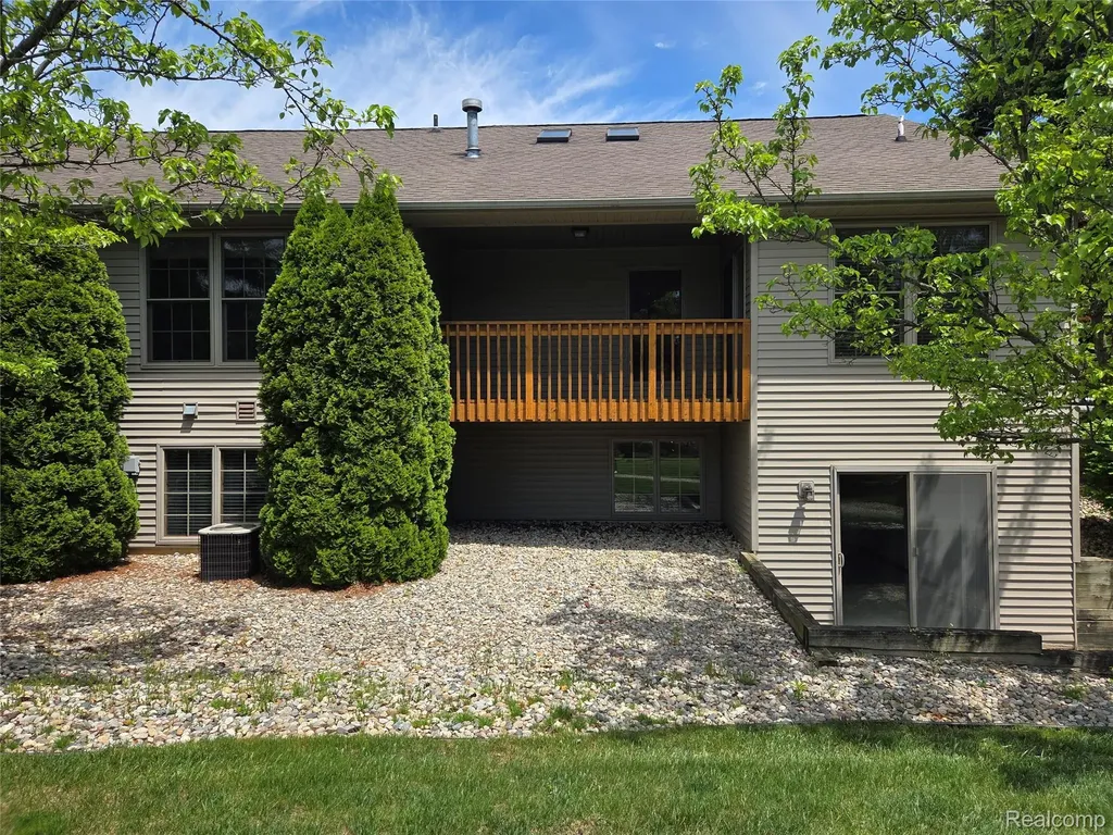 6102 Doveplum Drive Brighton City MI 48116