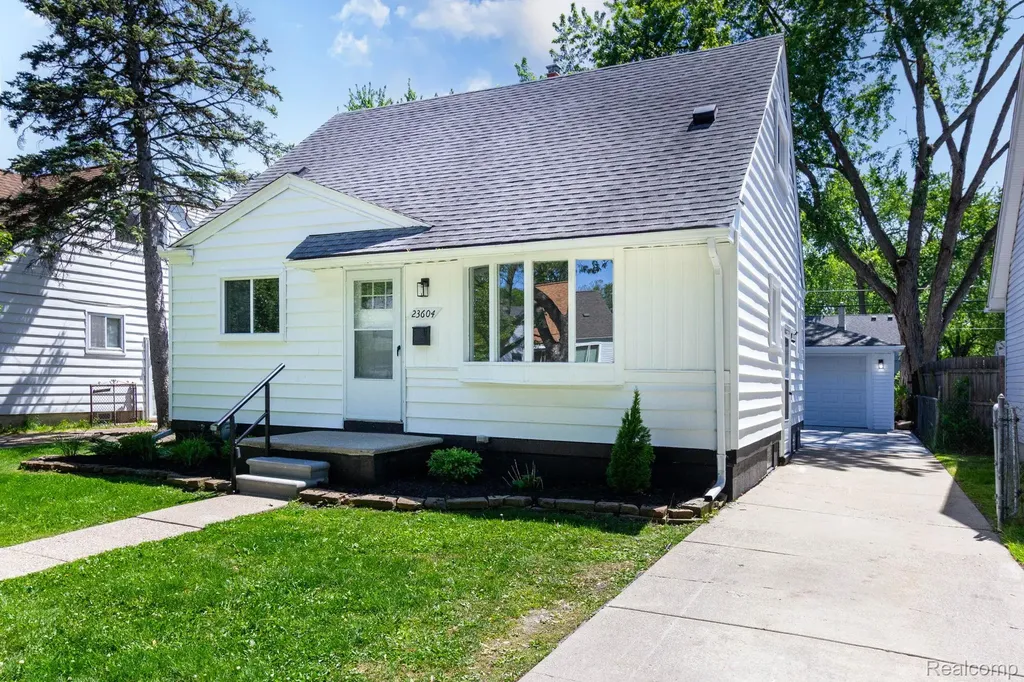 23604 Deziel Street St. Clair Shores City MI 48082