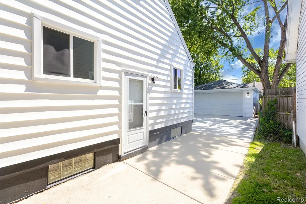 23604 Deziel Street St. Clair Shores City MI 48082