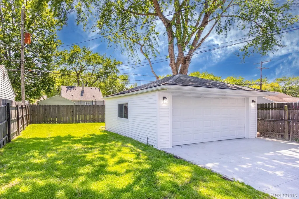 23604 Deziel Street St. Clair Shores City MI 48082