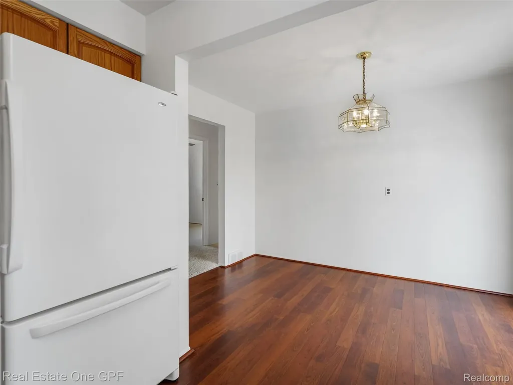 5214 Busch Avenue Warren City MI 48091