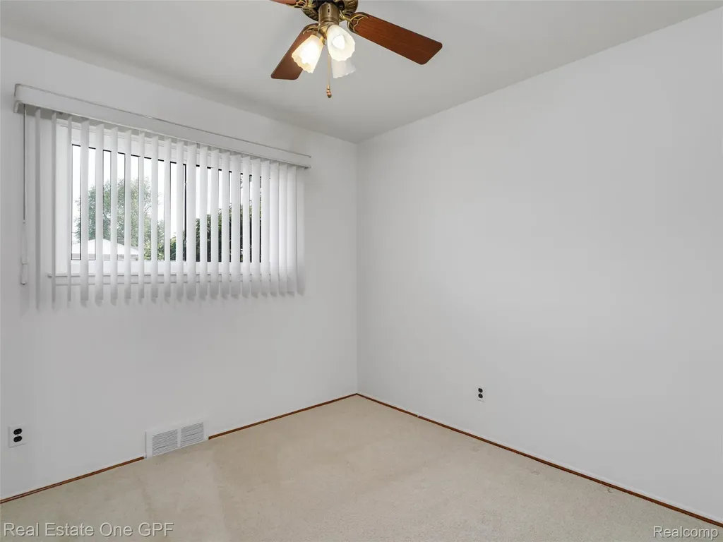 5214 Busch Avenue Warren City MI 48091