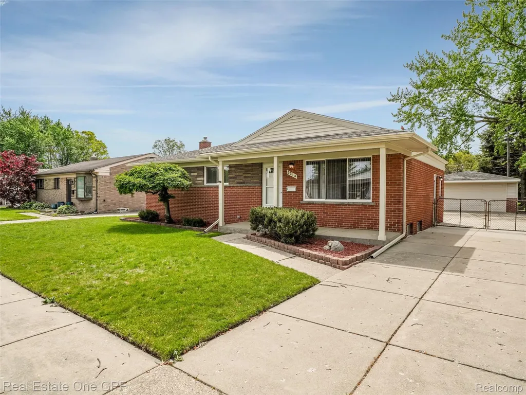 5214 Busch Avenue Warren City MI 48091