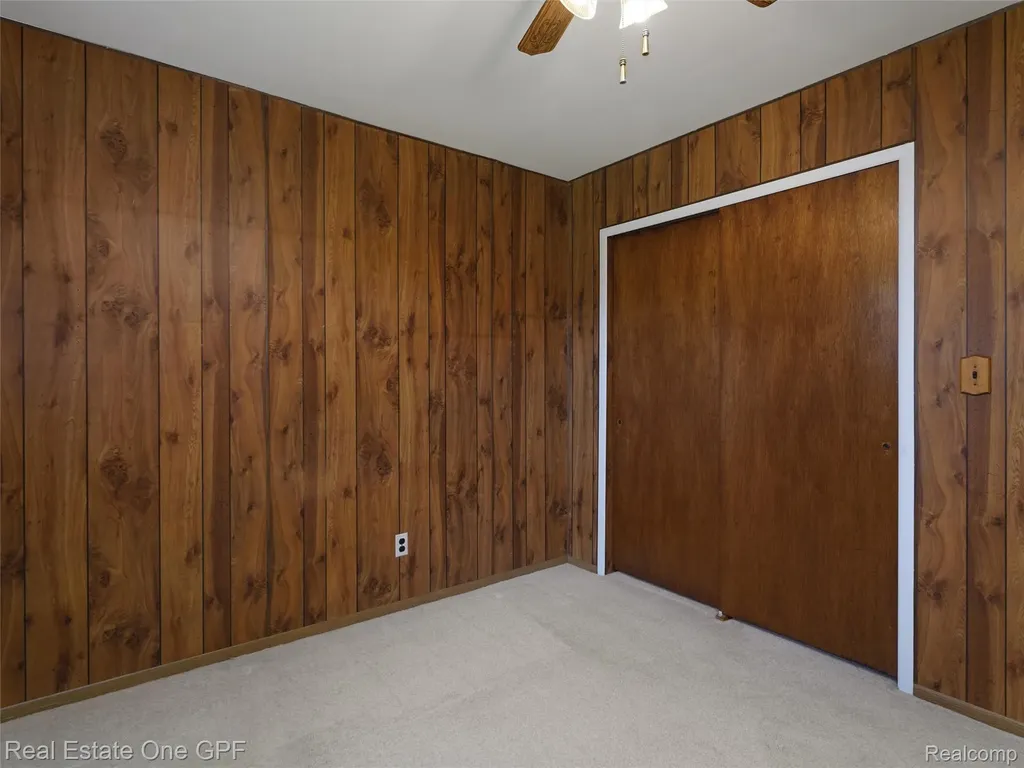 5214 Busch Avenue Warren City MI 48091