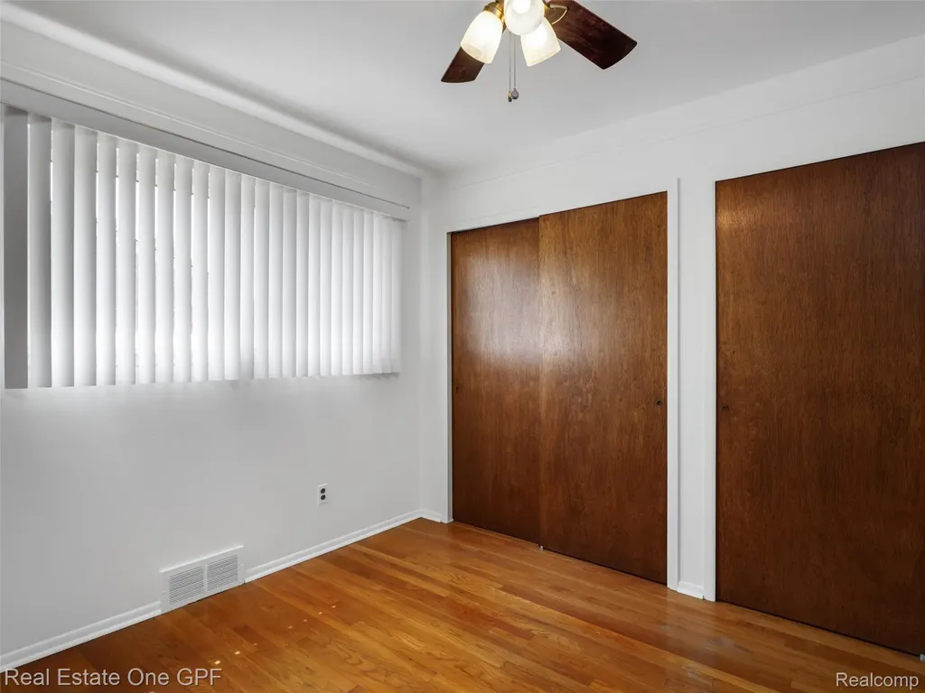 5214 Busch Avenue Warren City MI 48091