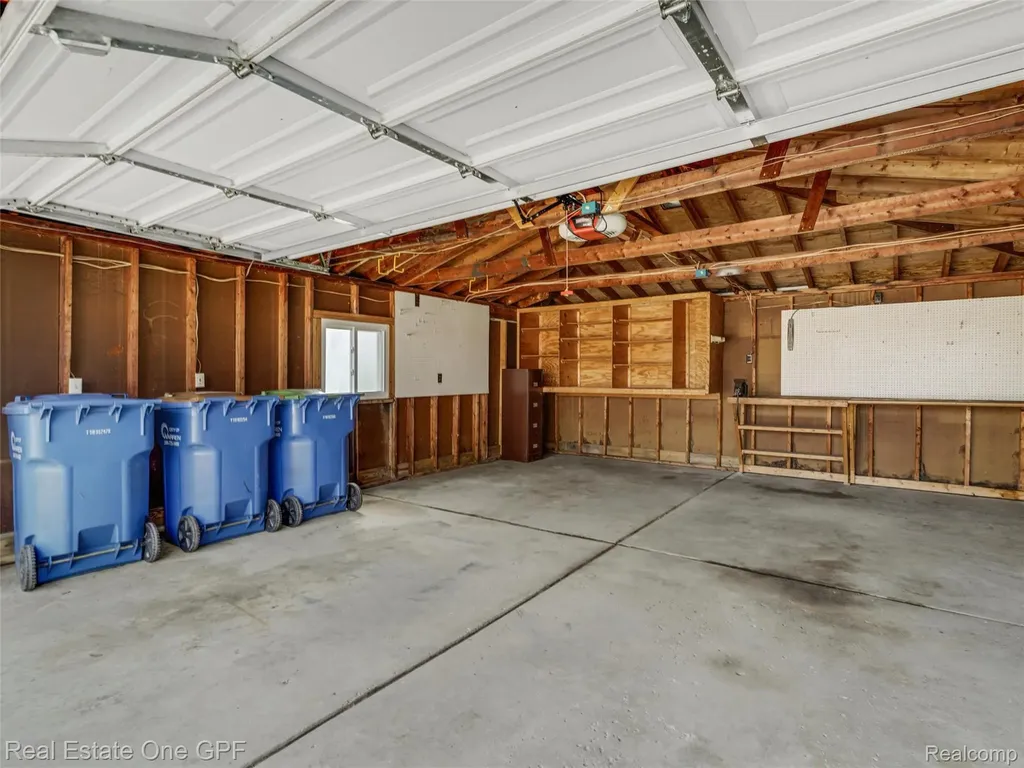 5214 Busch Avenue Warren City MI 48091