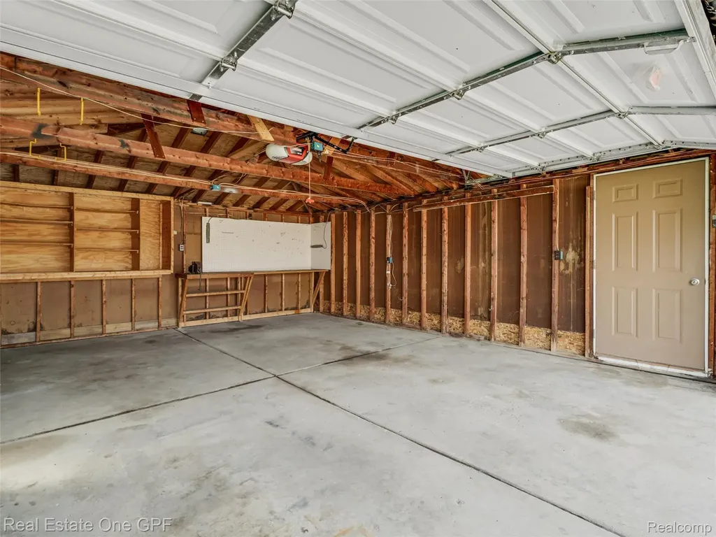 5214 Busch Avenue Warren City MI 48091