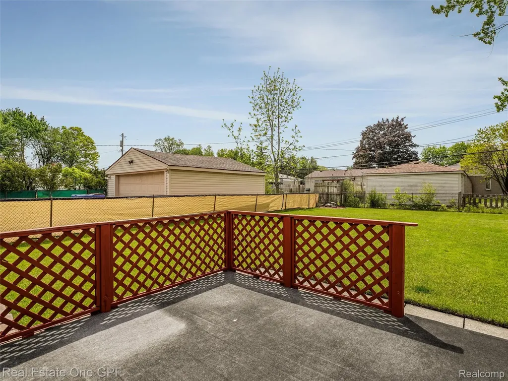 5214 Busch Avenue Warren City MI 48091