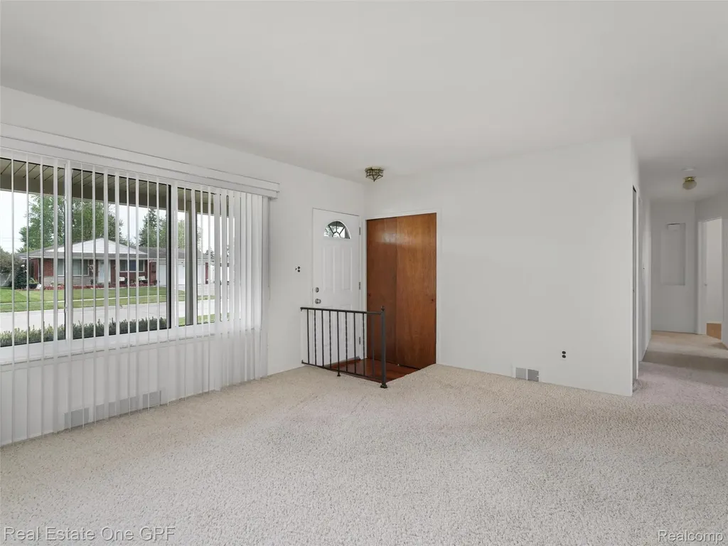5214 Busch Avenue Warren City MI 48091
