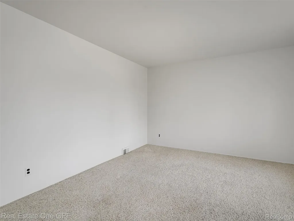 5214 Busch Avenue Warren City MI 48091