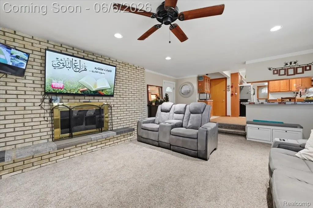 8271 Arnold Street Dearborn Heights City MI 48127