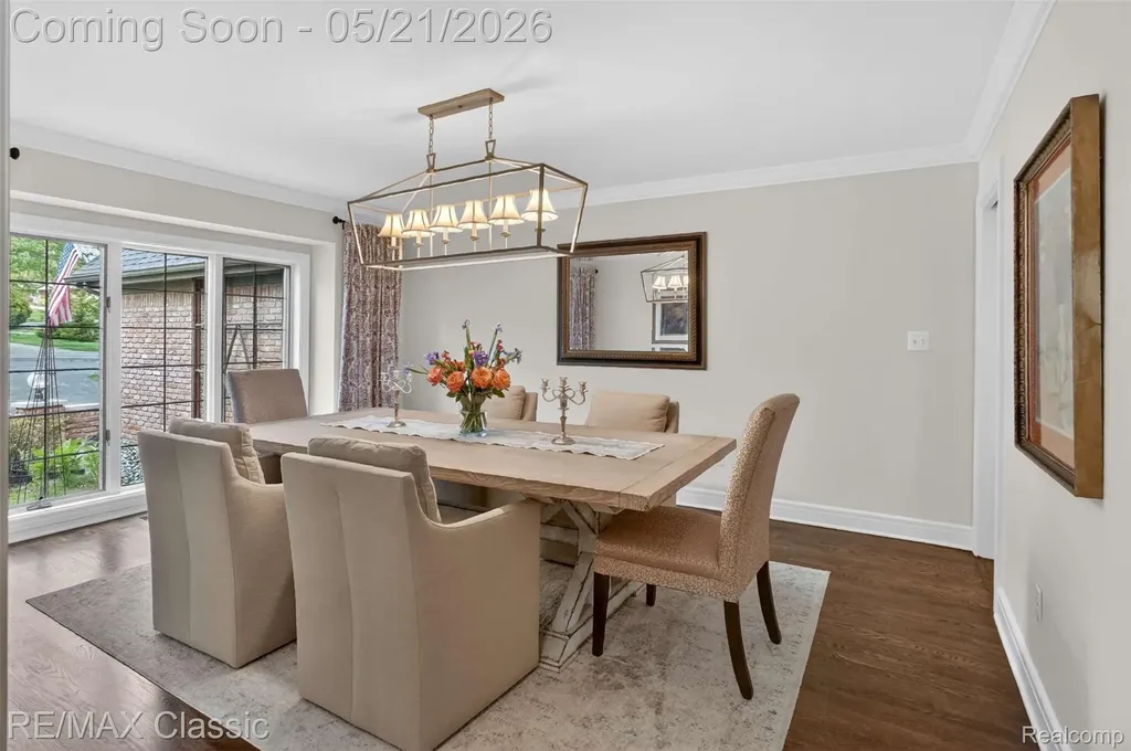 115 W Hickory Grove Road Bloomfield Hills City MI 48304