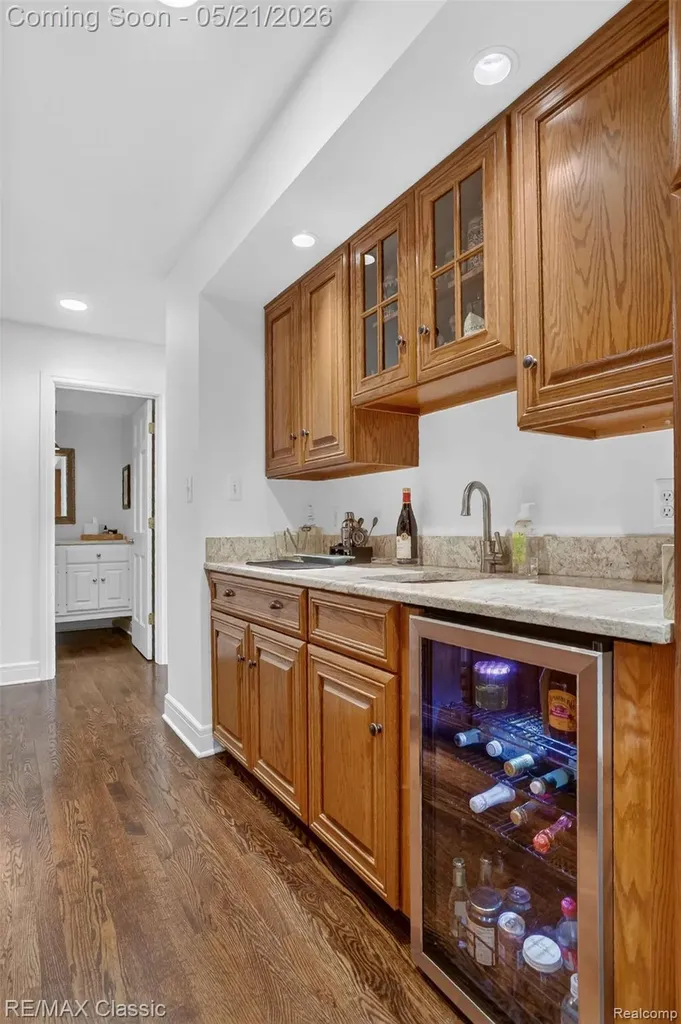 115 W Hickory Grove Road Bloomfield Hills City MI 48304