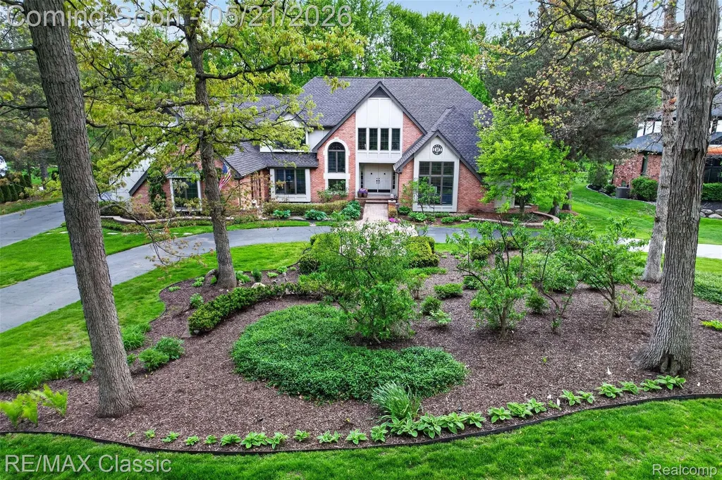 115 W Hickory Grove Road Bloomfield Hills City MI 48304