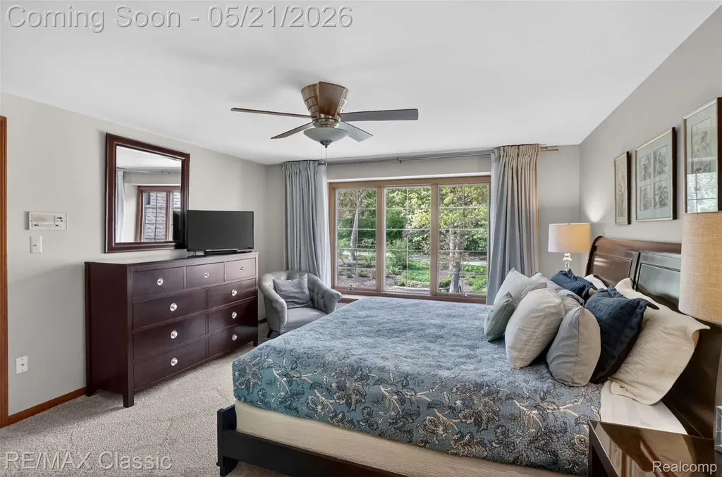 115 W Hickory Grove Road Bloomfield Hills City MI 48304