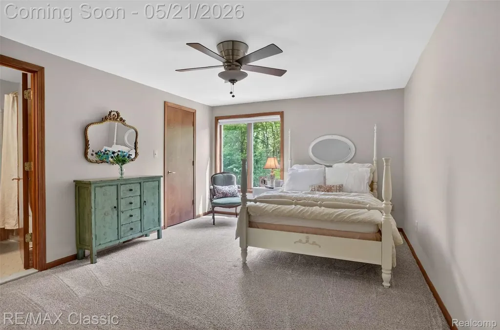 115 W Hickory Grove Road Bloomfield Hills City MI 48304