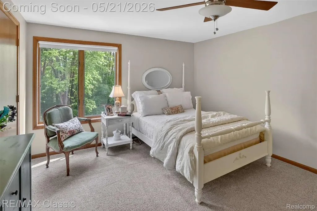 115 W Hickory Grove Road Bloomfield Hills City MI 48304