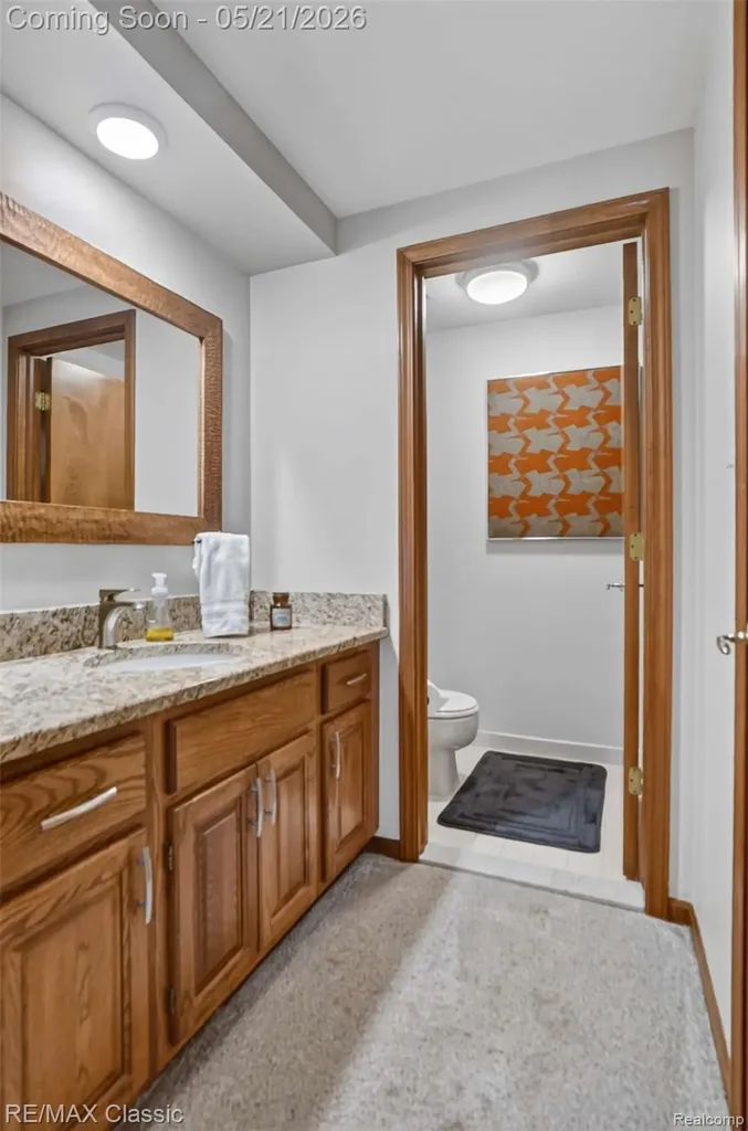 115 W Hickory Grove Road Bloomfield Hills City MI 48304