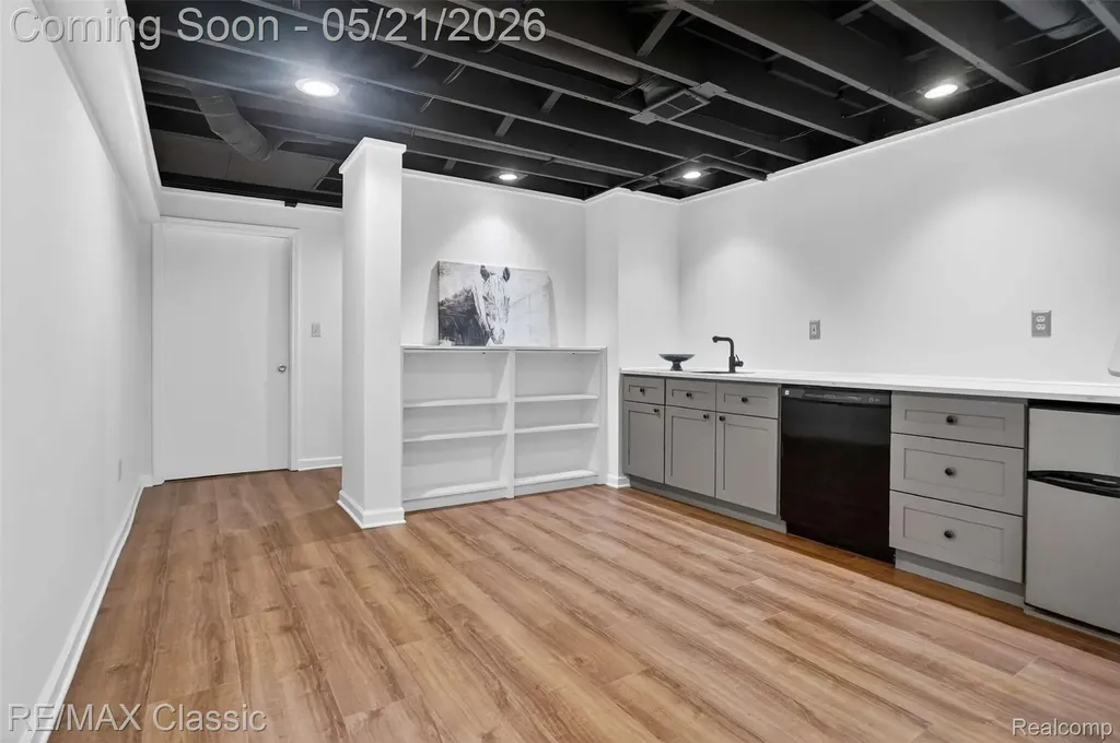 115 W Hickory Grove Road Bloomfield Hills City MI 48304