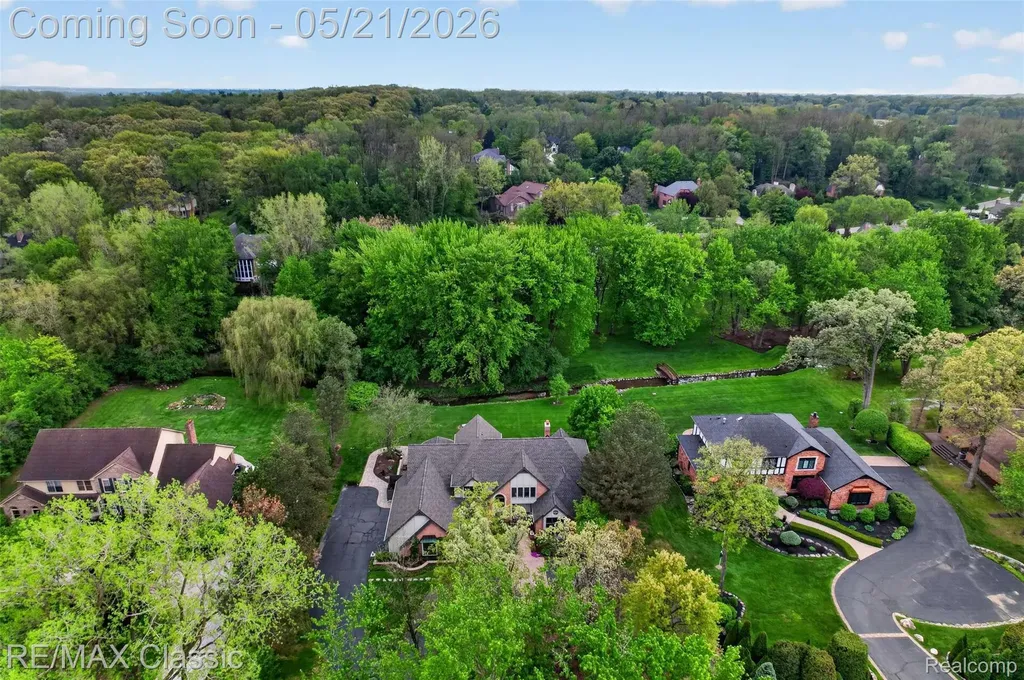 115 W Hickory Grove Road Bloomfield Hills City MI 48304