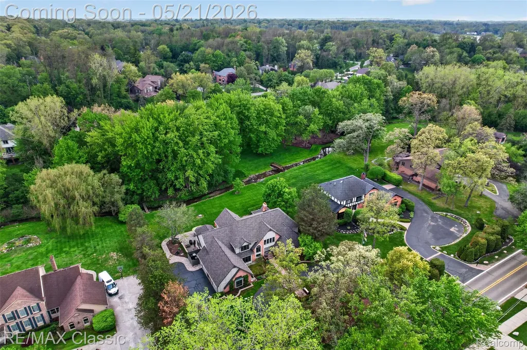 115 W Hickory Grove Road Bloomfield Hills City MI 48304