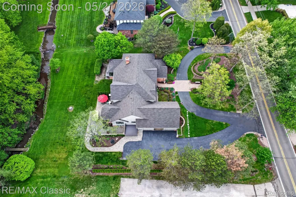 115 W Hickory Grove Road Bloomfield Hills City MI 48304