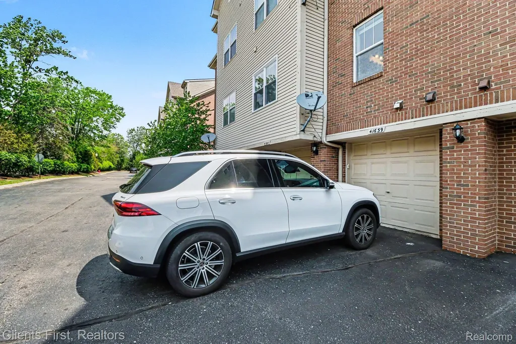 41639 Tera Lane Novi City MI 48375