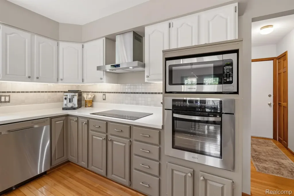 2484 Pine Hollow Trail Brighton Township MI 48114