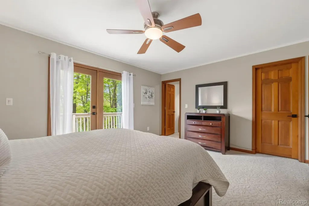 2484 Pine Hollow Trail Brighton Township MI 48114