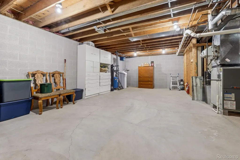 2484 Pine Hollow Trail Brighton Township MI 48114